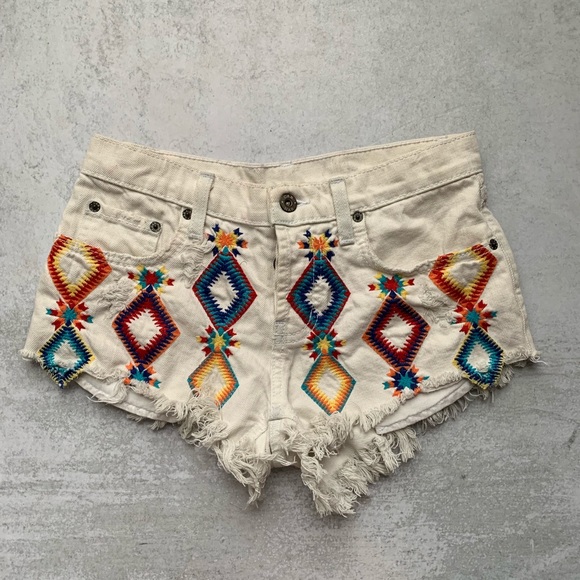 CARMAR • white denim embroidered shorts - Picture 8 of 8